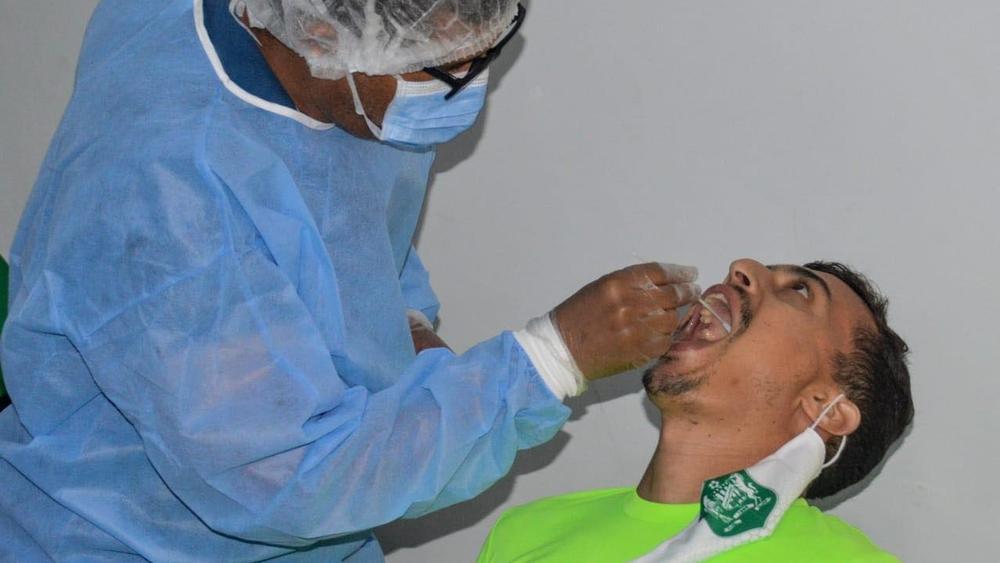 بعد اكتشاف حالة إيجابية في صفوفه .. الدفاع الجديدي يُخْضِع لاعبيه وأطره للمسحة الطبية الثالثة