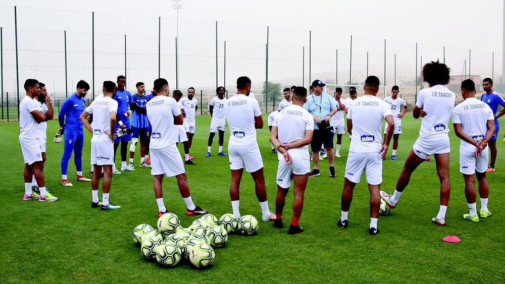 "الهلع والخوف" يسيطران على لاعبي اتحاد طنجة بعد تسجيل "حصيلة قياسية" في عدد الإصابات بكورونا داخل الفريق