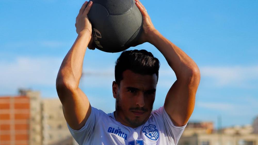 لاعبو وأفراد اتحاد طنجة يتنفسون "كورونا" بعد ارتفاع حصيلة المصابين بالوباء داخل النادي إلى "24 حالة"