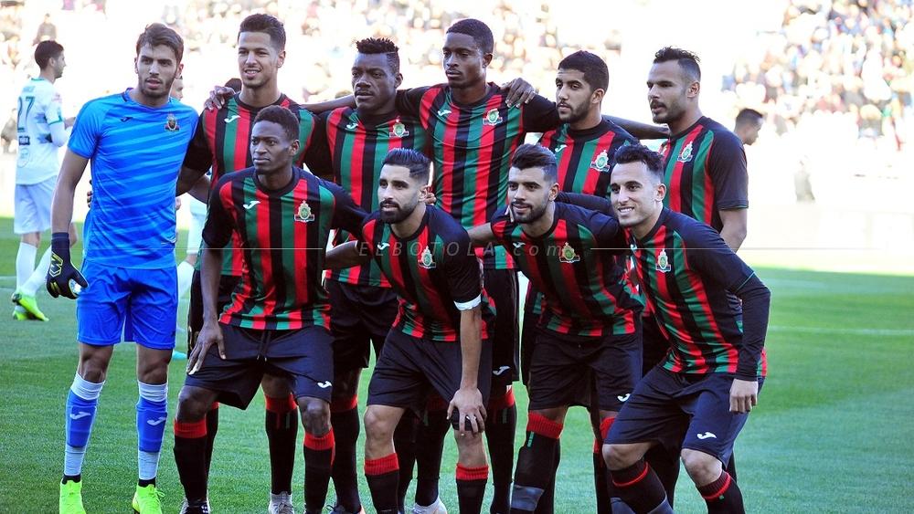 بعد ظهور نتائج تحاليل مكوّنات الجيش الملكي "السلبية".. شكوك حول إصابة إداري ولاعبيْن بفيروس "كورونا"!