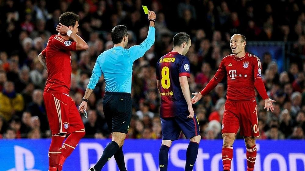 سكومينا يدير مباراة برشلونة وبايرن ميونخ.. الحكم السلوفيني شاهد على آخر هزيمة للبارسا في "كامب نو" سنة 2013