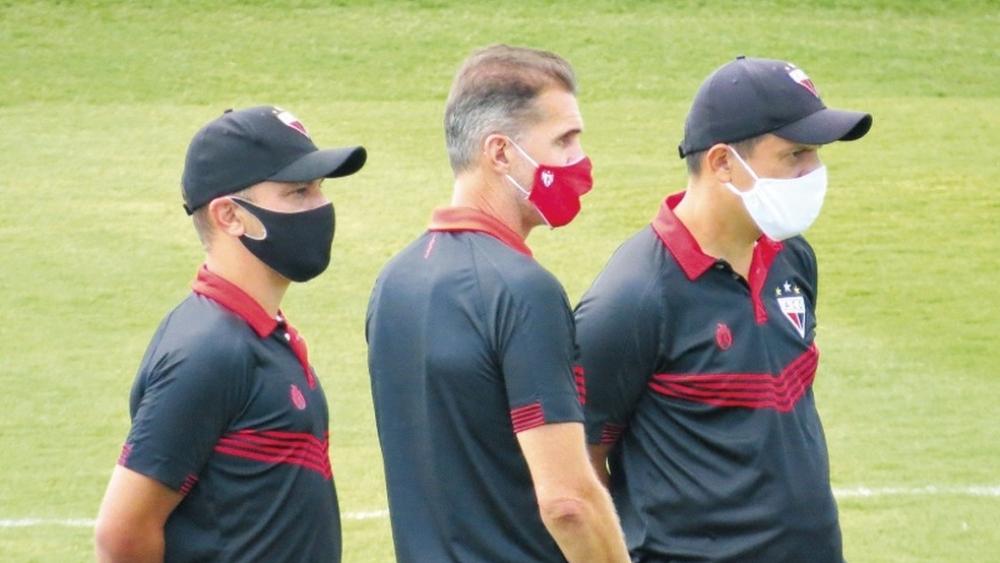 في واقعة "غريبة".. الاتحاد البرازيلي يسمح لفريق بإشراك 4 لاعبين مصابين بـ"كورونا"!