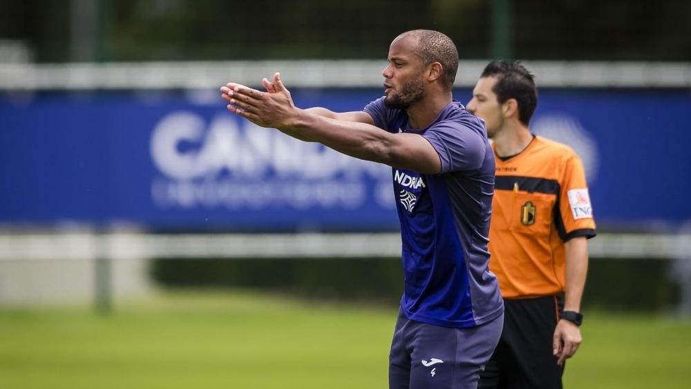 رسميا | كومباني يعتزل لعب كرة القدم للتفرغ لتدريب أندرلخت