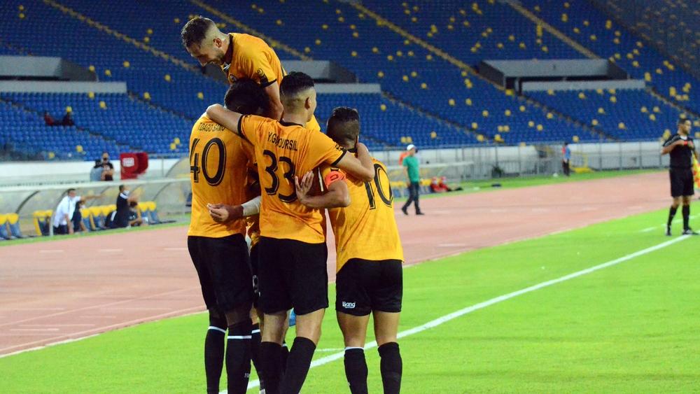 بعد أن حامت الشكوك حول إمكانية إصابتهم بالعدوى .. التحاليل المخبرية تثبت خلو لاعبي أولمبيك حريبكة من "كورونا"