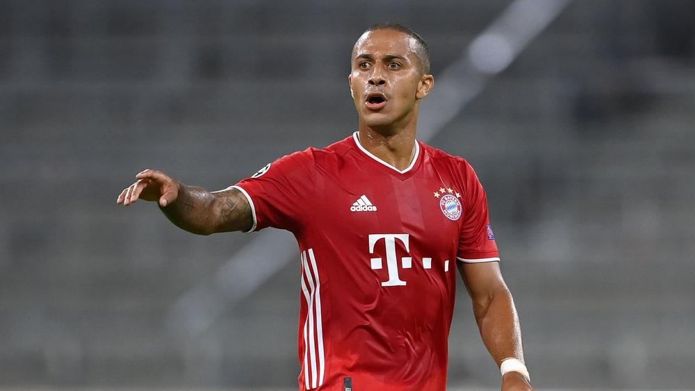 ليفربول يسعى لبيع لاعبين من أجل ضم ألكانتارا و"صديق ماني"