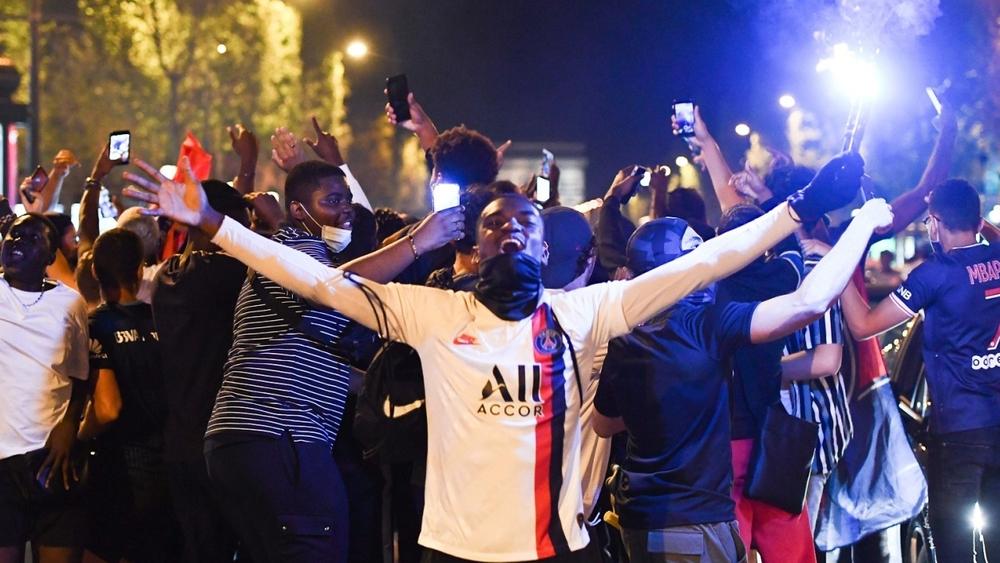 الشرطة "تلغي" قرار "منع" ارتداء قميص باريس سان جيرمان بمدينة مارسيليا!