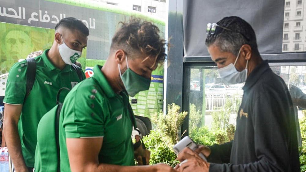 مباراة الرجاء والجديدة على المحك.. اشتباه في إصابة لاعبين اثنين بالفيروس ومسؤول جديدي "يتهرب" من التوضيح!