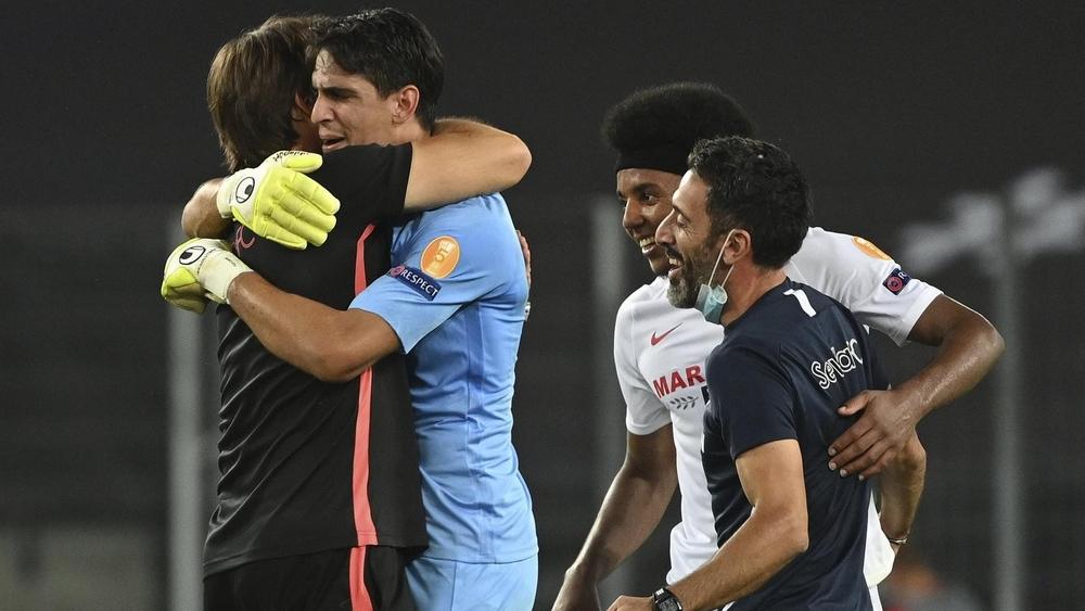 كوندي: "كنّا سنستقبل 4 أهداف أمام مانشستر يونايتد لولا بونو"