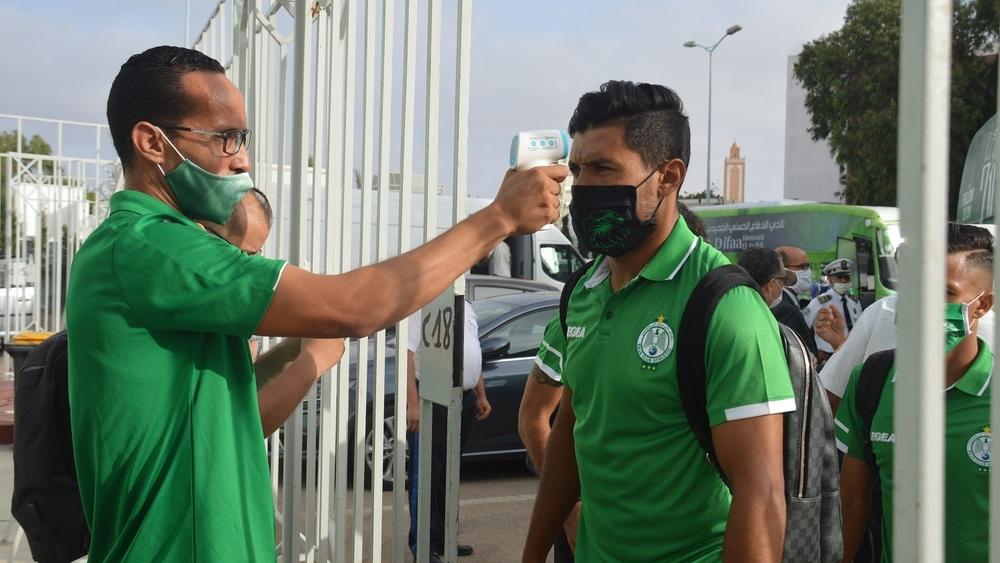 قبل العودة للتداريب .. لاعبو الرجاء يجرون فحوصات  "كورونا" تأهبا لمواجهة اتحاد طنجة