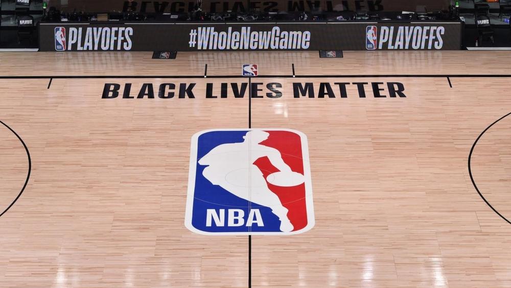 لاعبو الـ"NBA" يوافقون على استكمال الموسم بعد "مقاطعة" المباريات بسبب "العنصرية"