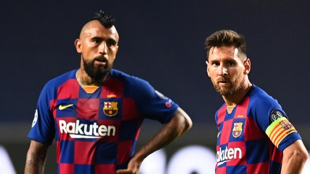 فيدال: "على برشلونة تغيير طريقة تفكيره.. لا يمكن لأفضل فريق في العالم أن يتوفر على 13 لاعبا محترفا والبقية لاعبين قاصرين"