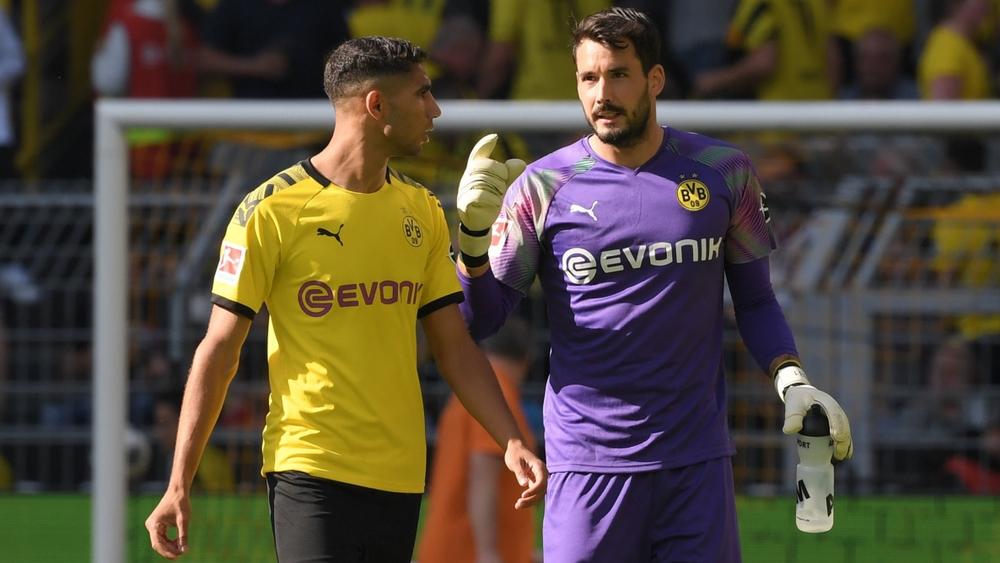 حارس دورتموند: "حكيمي لا يفكر كثيراً على أرضية الملعب.. وفي إيطاليا سيُقيَّدُ بعمل تكتيكي ودفاعي أكبر"