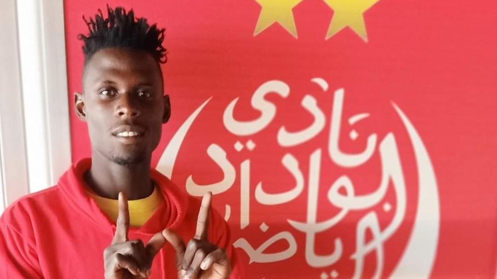 بعد فسخ عقده مع الوداد.. اتفاق "نهائي" بين جويل مادوندو وحامل لقب الدوري الأوغندي