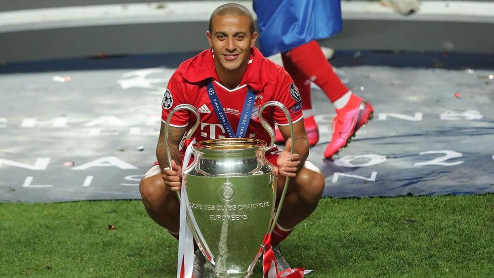 بعد ارتباط اسمه بالانتقال إلى ليفربول.. ألكانتارا يؤكد: "لم أقل مطلقا إنني سأرحل عن البايرن"