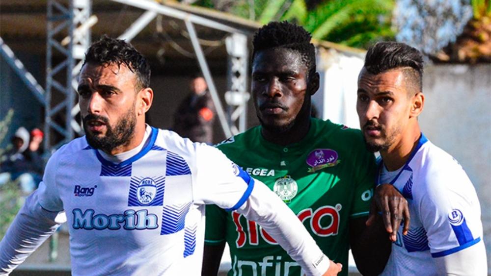 متابعون يتساءلون عن دوافع تأجيل مباراة "سريع وادزم والرجاء" والسماح بإقامة مباراة أ.خريبكة وا.طنجة!