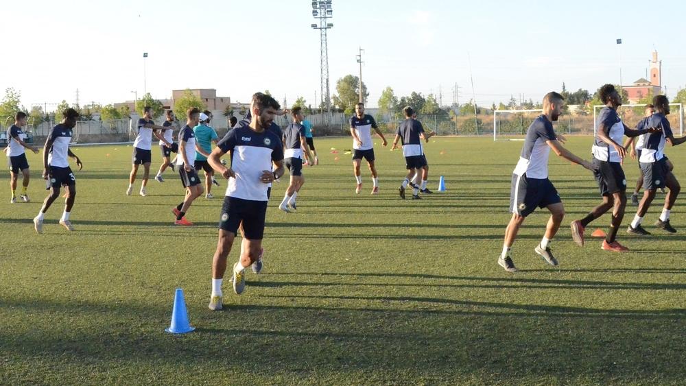 أولمبيك خريبكة يدخل في معسكر تدريبي مغلق.. كركاش واللاعب سعد لكرو في "عزل صحي" بعيدا عن محيط النادي