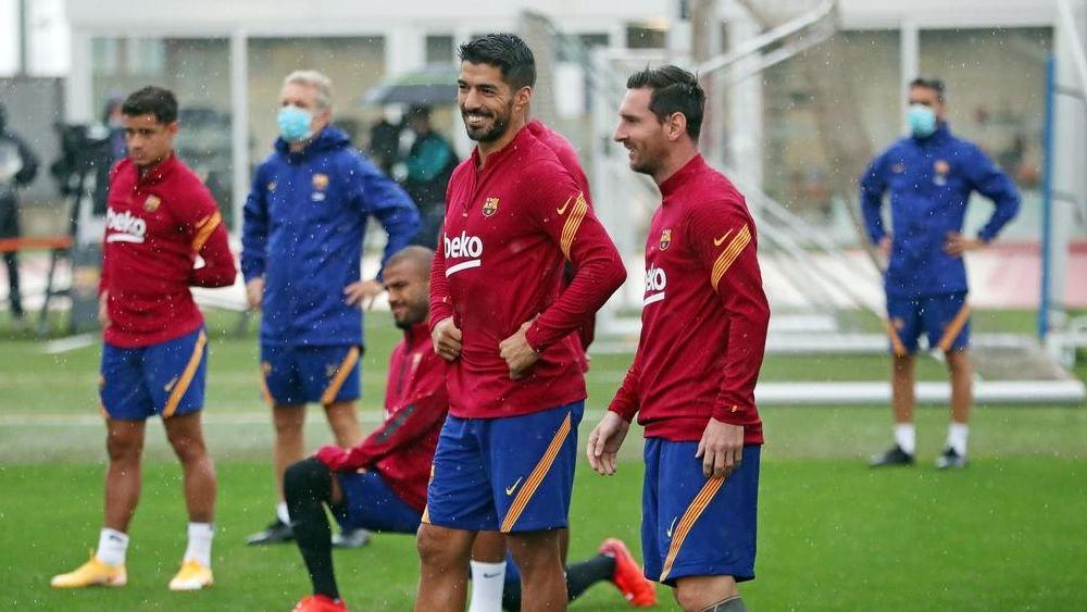 كومان يكشف قائمته لأول مباراة مع برشلونة.. ميسي حاضر وسواريز وفيدال أبرز الغائبين