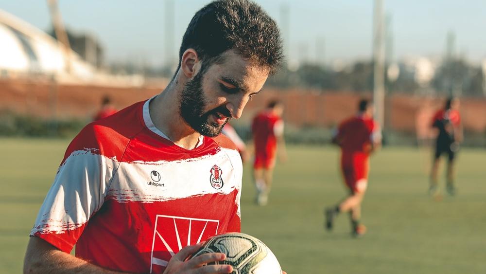 الفتح يجدد عقد اللاعب أمين اللواني لثلاث سنوات