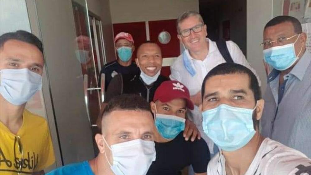 غاريدو يودع لاعبي الوداد المتعافين من فيروس كورونا قبل مغادرتهم "الحجر الصحي"