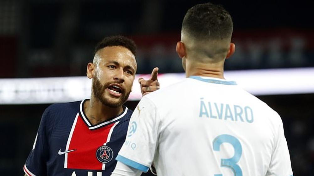 بسبب عنصريته ضد نيمار .. نجم مارسيليا يتلقى تهديدات بالقتل