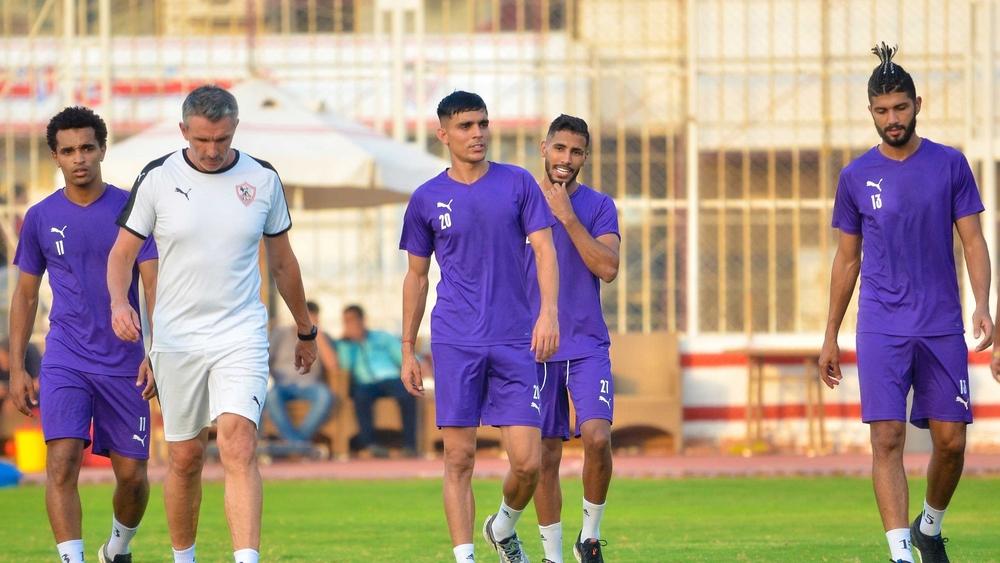 ضغط وارتباك في الزمالك قبل مواجهة الرجاء بسبب "الرحيل المفاجئ" لكارتيرون
