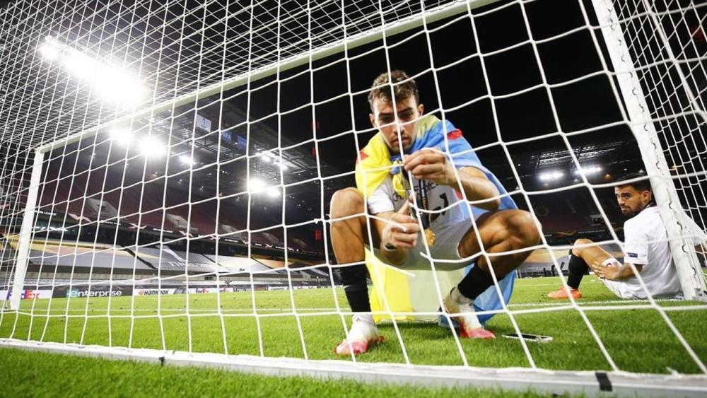 إعلام إسباني: "الفيفا عدَّلت القانون لتفادي ما حدث للحدادي.. واللاعب كان يشعر بنفسه رَهينة لدى المنتخب الإسباني"