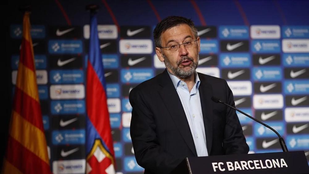 بارتوميو: "لا أحد يرغب في الاستقالة ولن أدخل في صراع مع ميسي 'الأيقونة'"