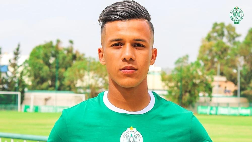 أمل الرجاء الرياضي يعود إلى التداريب بعد خلو الفريق من فيروس "كورونا"