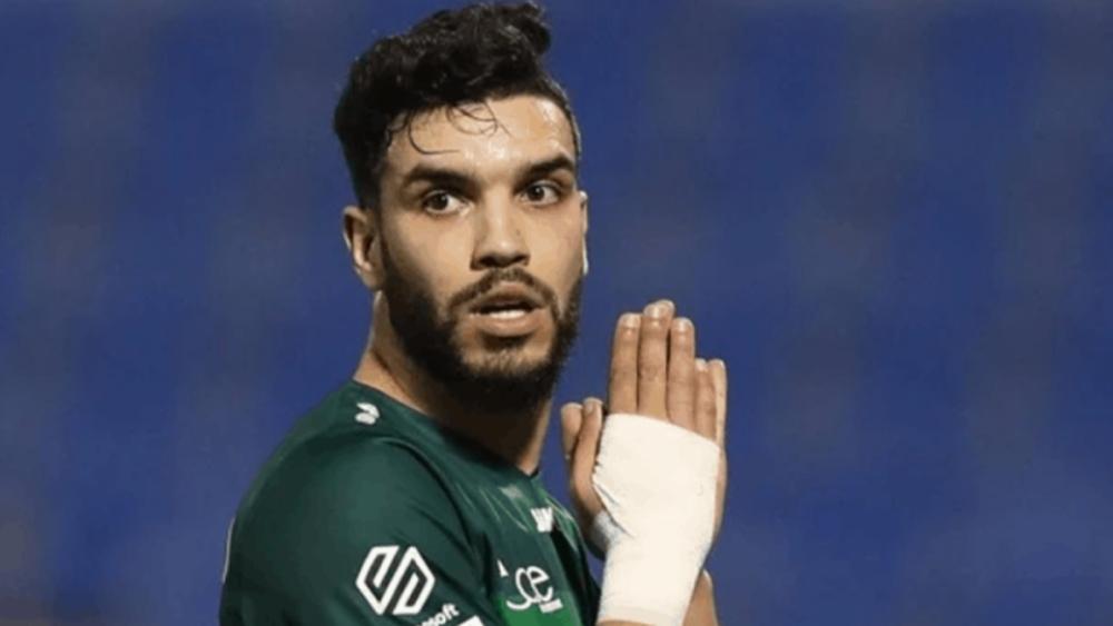 أزارو يتلقى "عرضًا جديدًا" من الاتفاق السعودي والأهلي يؤجل حسم مصيره مع إمكانية إشراكه في "صفقة تبادلية"