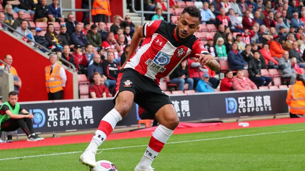 أنجيه الفرنسي يطمح لاستعادة لاعبه السابق سفيان بوفال