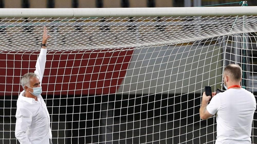 واقعة طريفة.. مورينيو طلب تغيير المرمى بعد اكتشافه أن ارتفاعه يقل بـ 5 سنتيمترات عن المعتاد