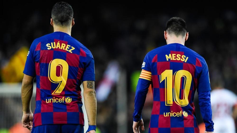 ميسي يودع سواريز برسالة 'مثيرة': "لم تكن تستحق الرحيل بهذه الطريقة لكن لا شيء أصبح يفاجئني في هذه المرحلة"
