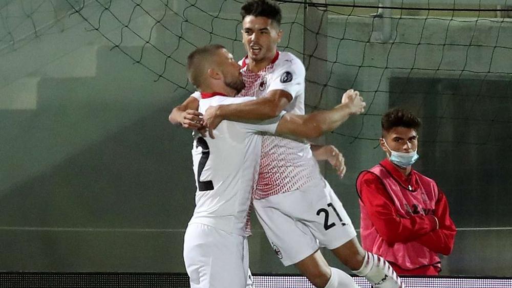 ميلان يعمق جراح كروتوني بهدفين نظيفين في الدوري الإيطالي