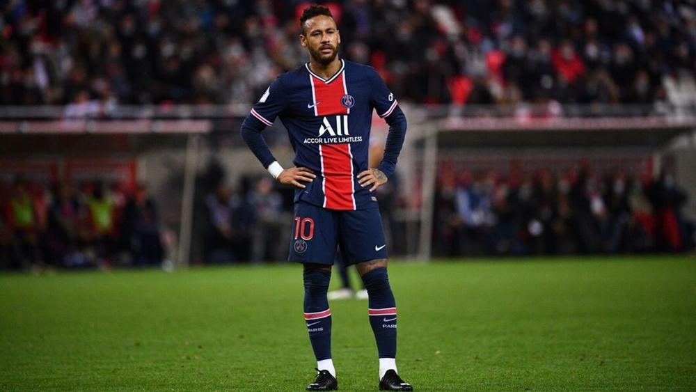 نيمار مُهدد بالغياب عن مباريات الدوري الفرنسي حتى نهاية العام