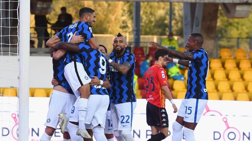 أشرف حكيمي يقدم "أسيست" بعد مرور 28 ثانية ولوكاكو يسجل الهدف الأول للإنتر!