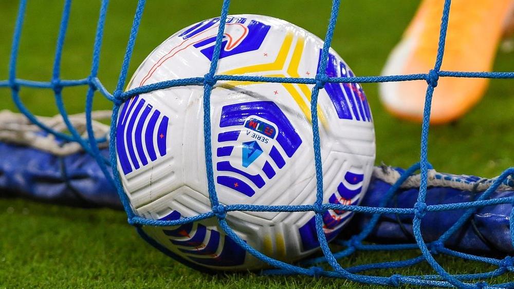 وزير الرياضة الإيطالي يعلق على مطالب وزارة الصحة إيقاف الدوري: "إنها تصريحات متسرعة لأن الظروف الحالية لا تجبرنا على إيقاف الدوري"