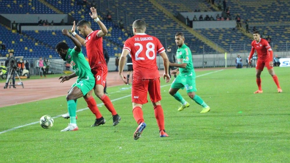 الرجاء يكتفي بالتعادل مع مُولودية وجدة.. ون.الزمامرة يخلق المفاجأة بإطاحته ن.بركان داخل قواعده