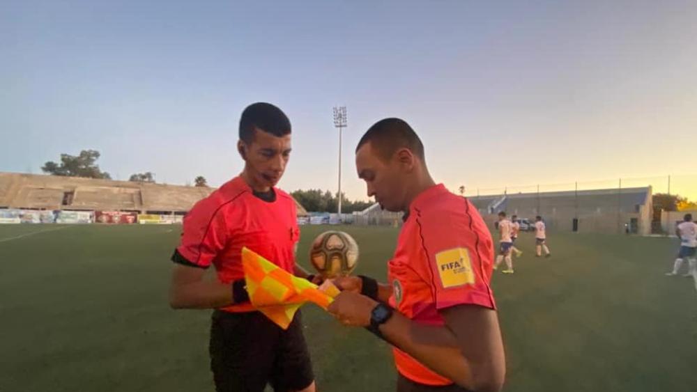 مباراة س.واد زم والدفاع الجديدي تتوقف لحواليْ 20 دقيقة بسبب انقطاع التيار الكهربائي بـ"الملعب البلدي"