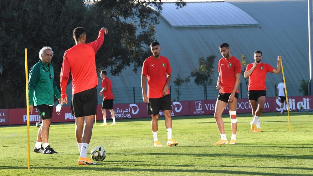 جماهير تشيلسي تنتقد حضور زياش في معسكر "الأسود": "إنه مصاب.. ومشاركته قد تُكلِّف غالياً"