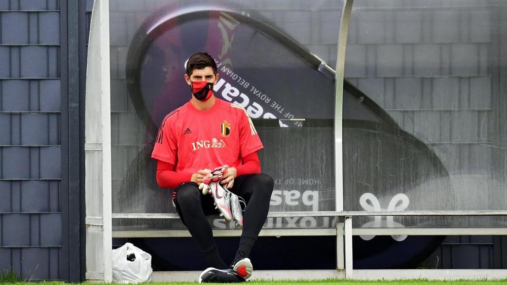 كورتوا يصاب ويغادر معكسر منتخب بلجيكا.. والشكوك تحوم حول مشاركة هازارد أمام إنجلترا بعد تعرضه لـ"إصابة جديدة"