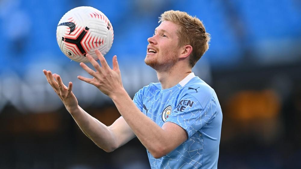 دي بروين يكشف موقفه من تجديد عقده مع مانشستر سيتي