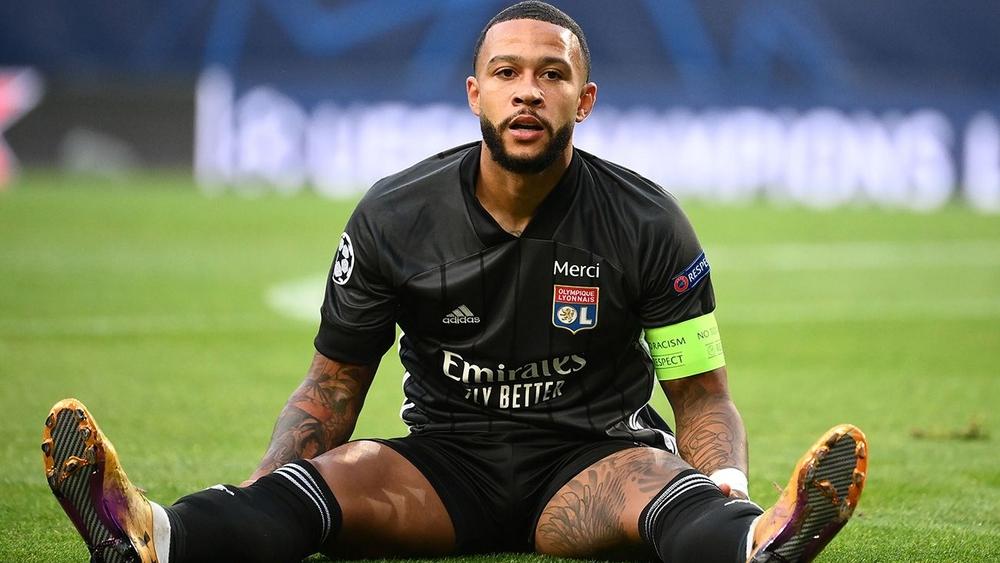 ديباي عن انتقاله لبرشلونة: “أمر بالأشهر الأخيرة في عقدي مع ليون”