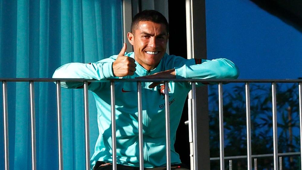 فرناندو سانتوس: "كريستيانو رونالدو يريد اللعب رغم إصابته بفيروس كورونا"