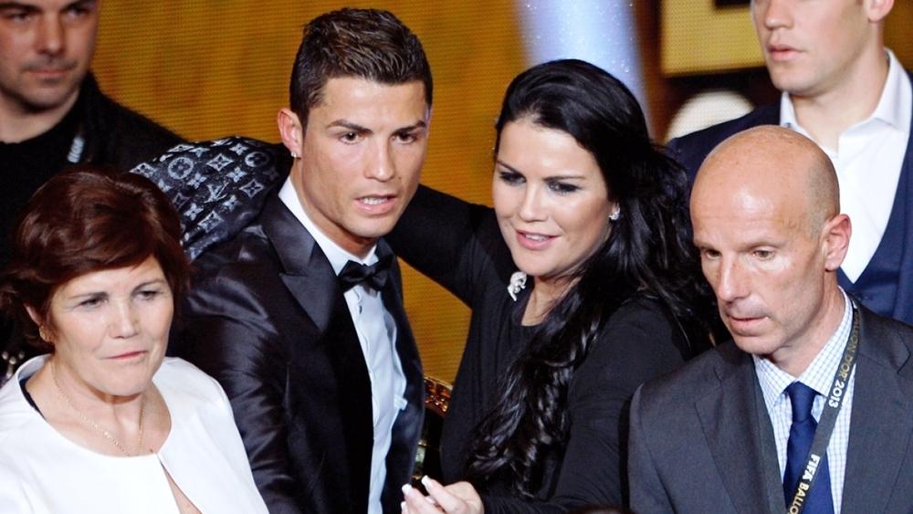 شقيقة كريستيانو في رسالة 'غامضة' بعد إصابته بـ'كورونا': "إنها أكبر عملية احتيال رأيتها.. كفى من صناعة عالم ممتلئ بالدمى المتحركة"