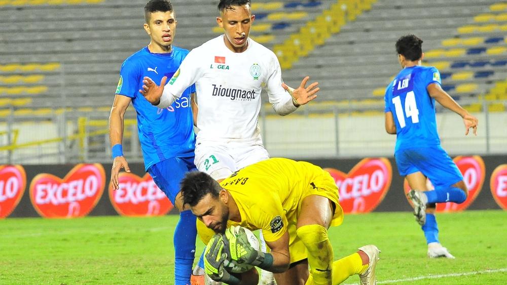 الحارس أبو جبل رجل مباراة الرجاء والزمالك حسب استفتاء "الكاف"