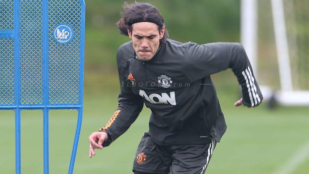 رغم مشاركته للمرة الأولى بتدريبات مانشستر يونايتد .. كافاني يغيب عن مواجهة باريس سان جيرمان