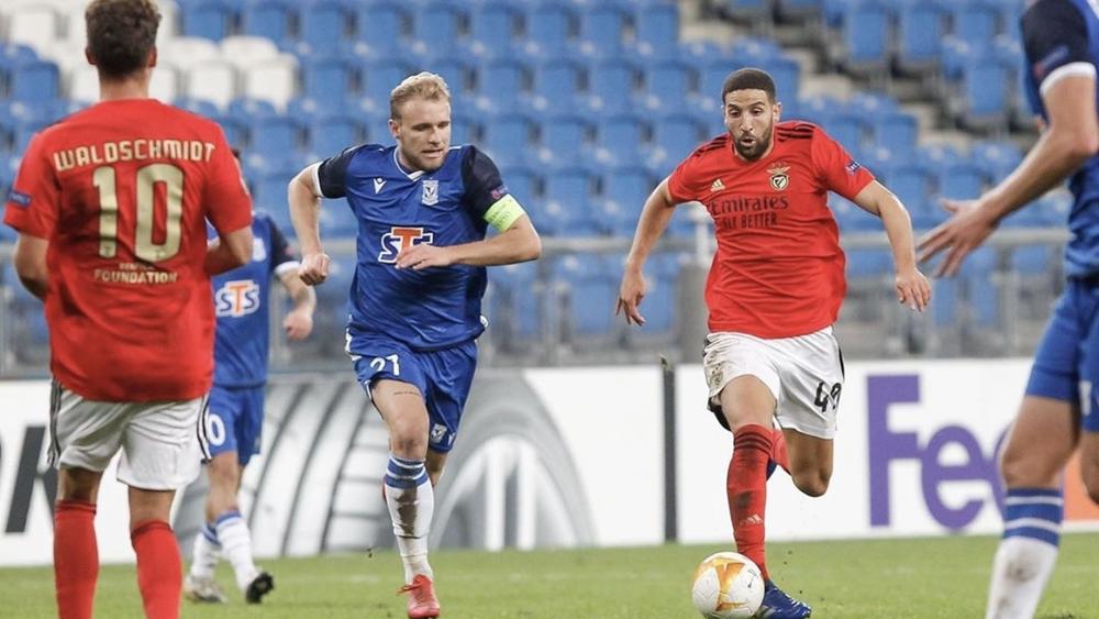 بعد شهر من الغياب بداعي الإصابة.. تاعرابت يعود كأساسي في فوز بنفيكا على "لخ بوزنان"