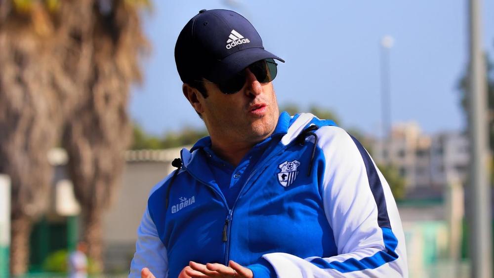 خاص/ بيدرو بنعلي يودع اللاعبين ويغادر حصة اليوم التدريبية