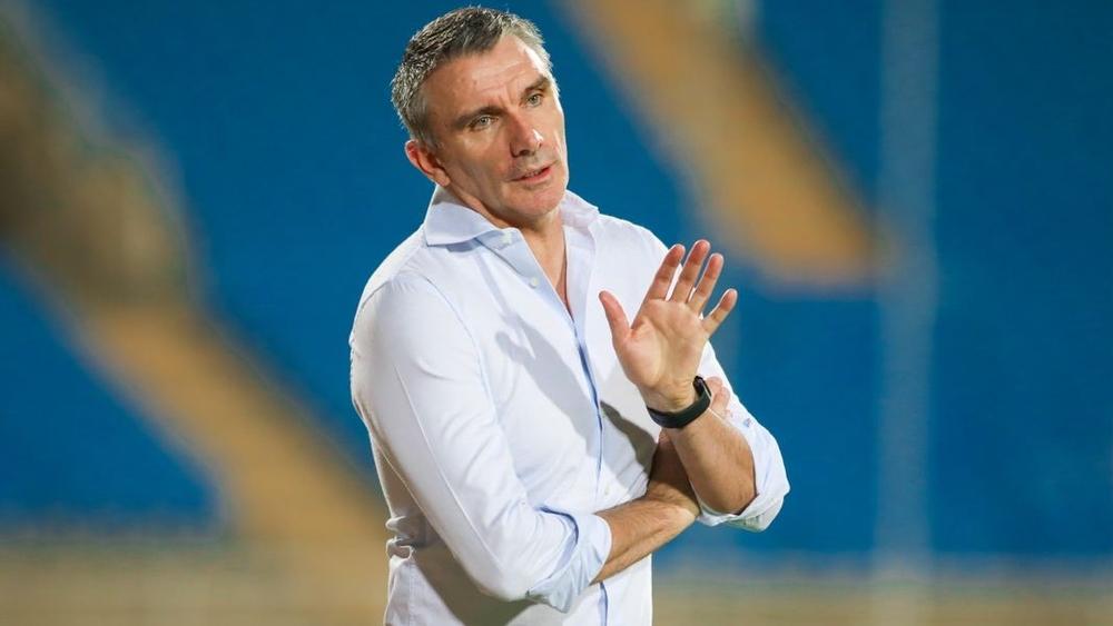 كارتيرون يعلن إصابته بـ"فيروس كورونا".. ويردّد: "أتمنى الشفاء قريبًا"