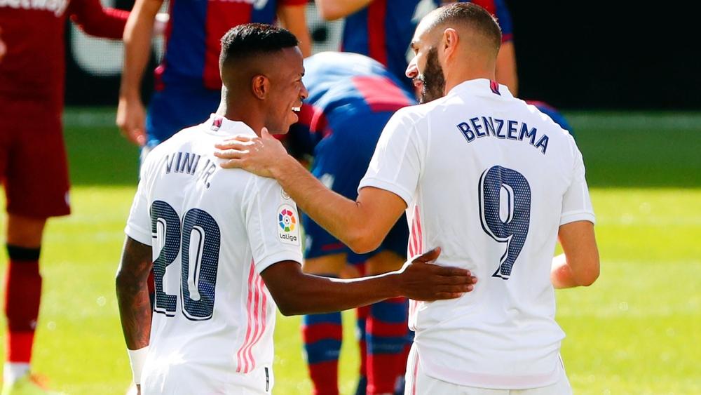 بعد "الجدل" الذي أحدثه الفيديو.. بنزيما يلتقي بفينيسيوس لـ"توضيح" الأمور!